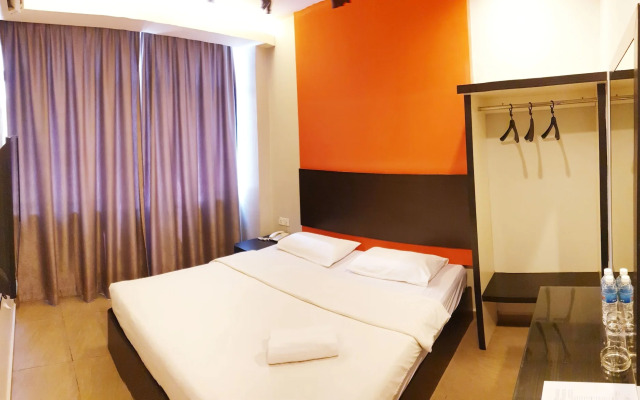 Golden Court Hotel