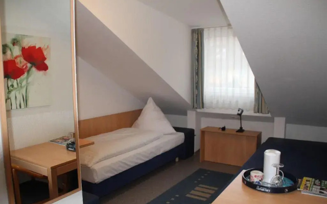 HOTEL RIESENJunior by Trip Inn