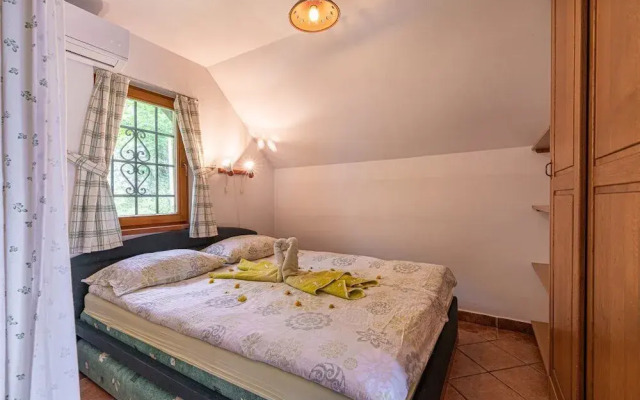Vineyard Cottage Rataj