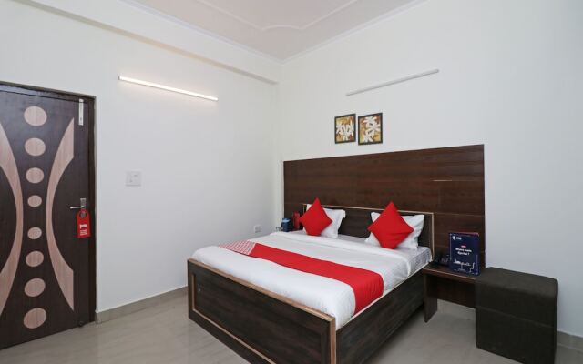 OYO 12493 Hotel Taaz Comfort Inn