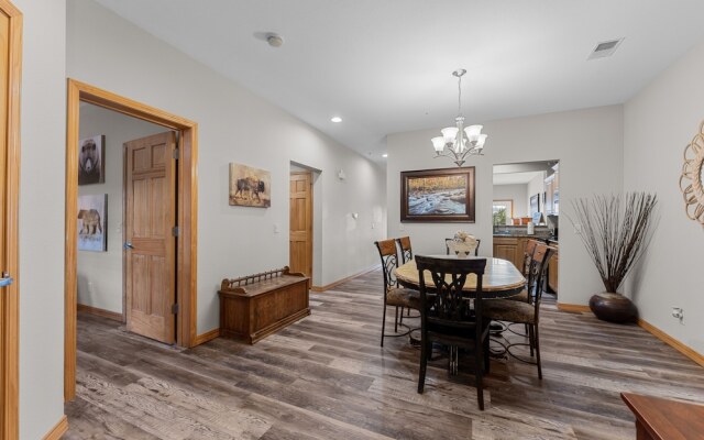 Skippin Stones 2 Bedroom Condo by RedAwning