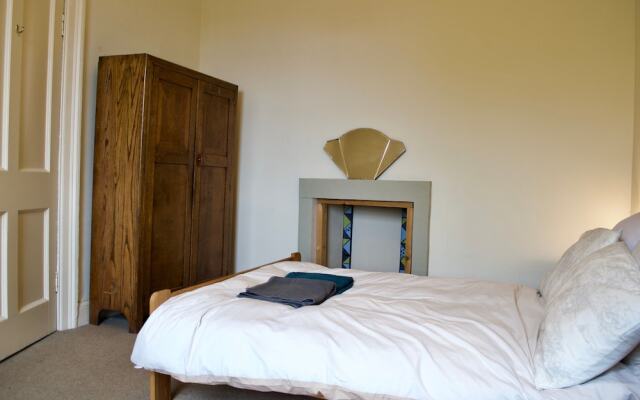 Central 3 Bedroom Flat