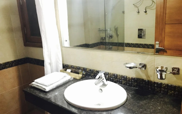 Skylink Suites & Apartments