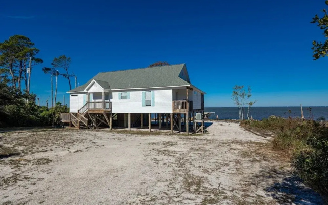 Bayside Bungalow 9531 3 Bedroom Home