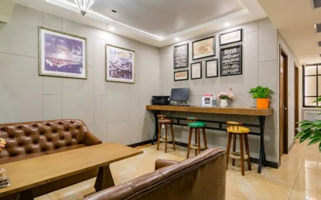Lihua Street James Joyce Coffetel (Xinxing Street Subway Station) – Lobby – Urumqi