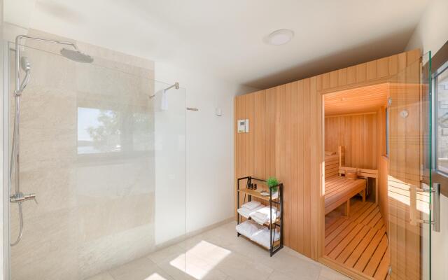 Anabel in Hvar with 4 bedrooms and 4 bathrooms