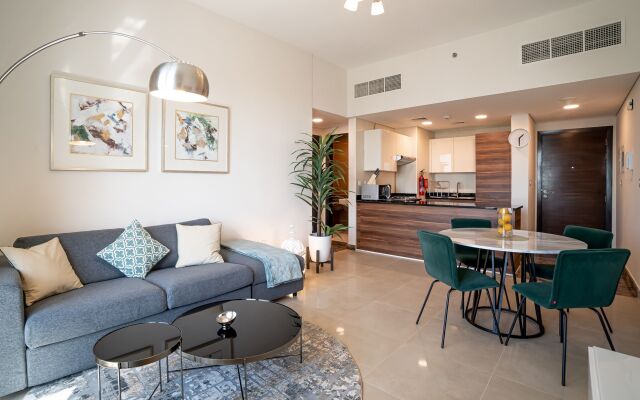 Amazing 1BR apartment with waterfront views!