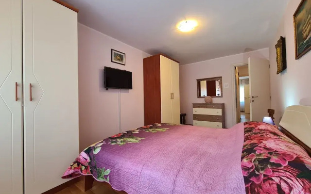 Apartment 1389