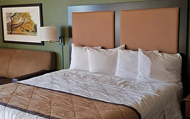 Extended Stay America Suites Milwaukee Brookfield