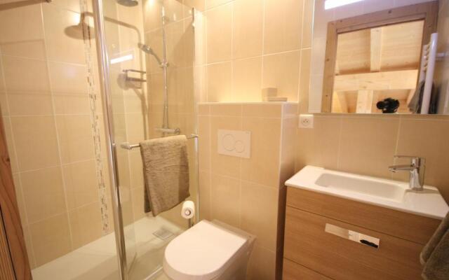 Chalet Timbers - Light and modern - sleeps 6 - Les Gets