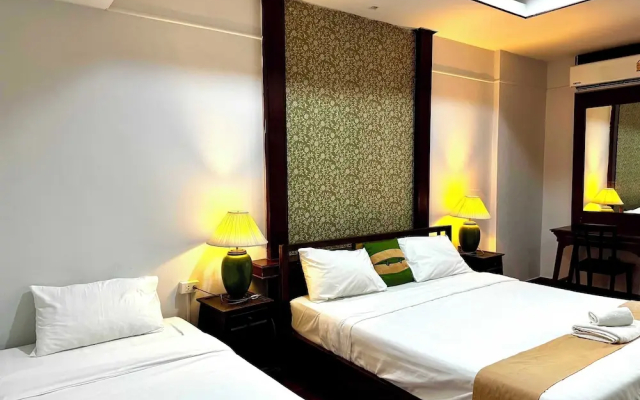 Bangkok Natural Spa Resort and Suite