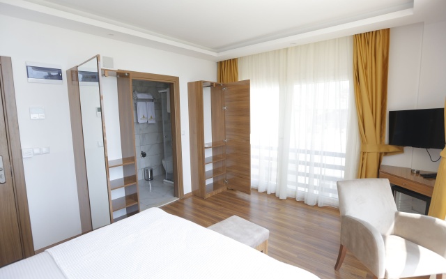 Askar Port Hotel