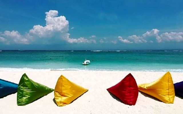 Yogi Beach Bungalow & Restaurant Lembongan
