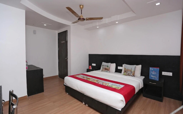 The Curtis By OYO Rooms