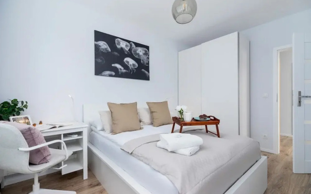 Apartment Bronowicka by Renters