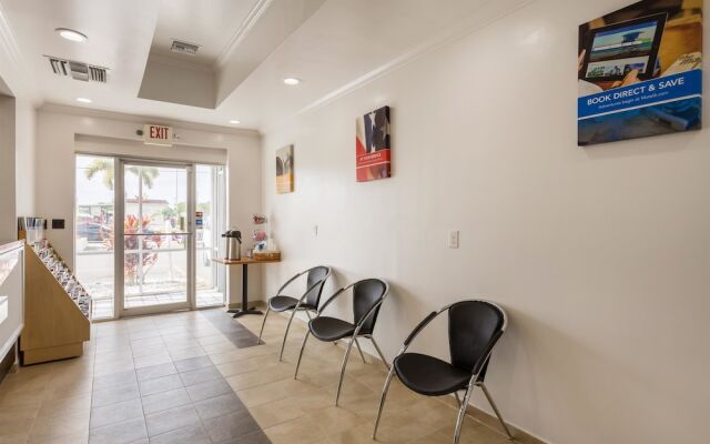 Studio 6 Englewood, FL