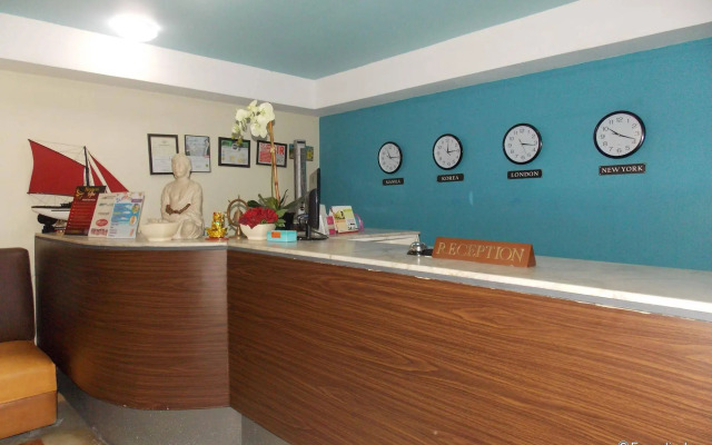 Regatta Residence Hotel
