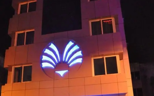 OYO Flagship 312 Near Ashram Road