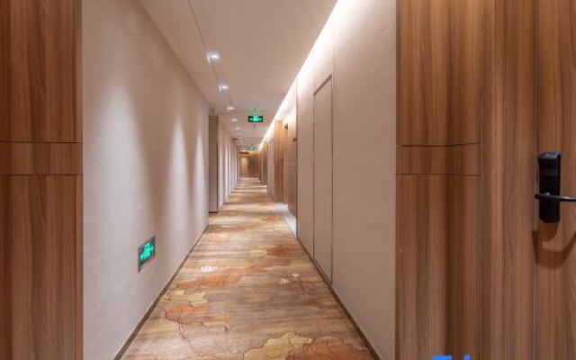 Rezen Longuu Hotel (Shenzhen Longgang Universiade Center Station)