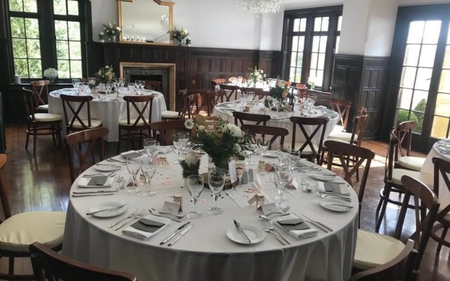 Abbots Oak Manor