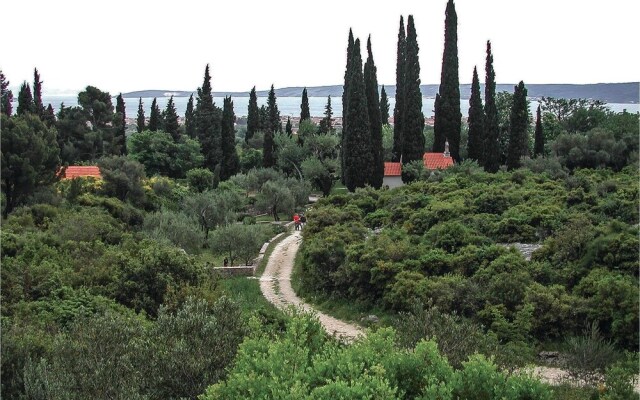 Stunning Home in Kastel Novi With 3 Bedrooms, Wifi and Outdoor Swimming Pool