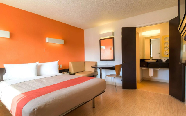 Studio 6 Suites Las Vegas, NV – Tropicana