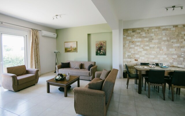 Evi's Sea View Villa