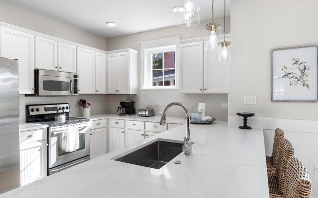 1289 Laurel Grove