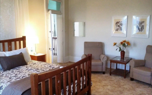 The Bank Guest House Glen Innes