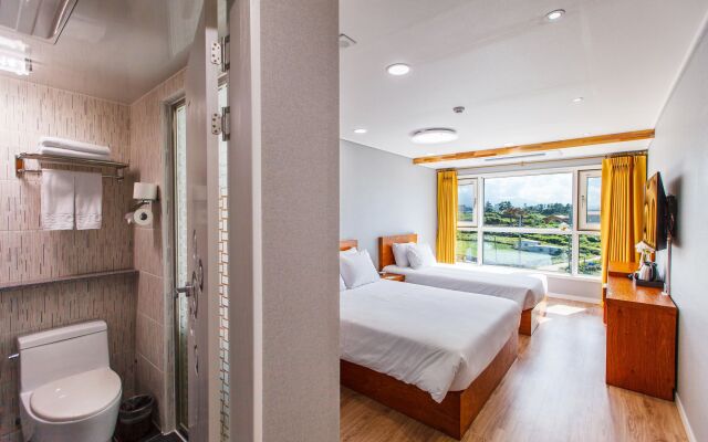 Hotel Sweet Castle Jeju Hamdeok