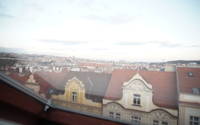 Attic Flat With Amazing Terrace