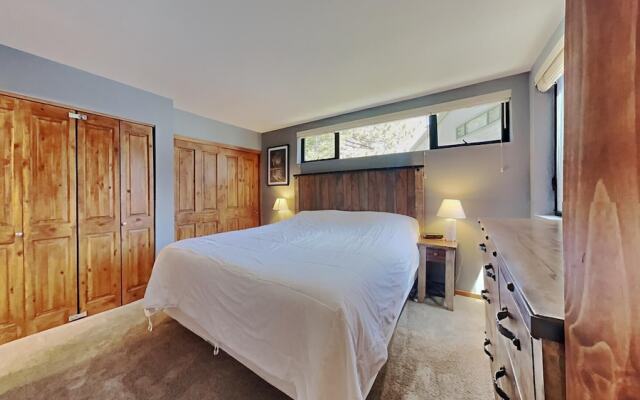 Family Friendly Spacious Mountain 4 Bedroom Condo - Closest to Canyon Lodge! by RedAwning