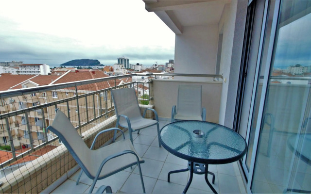 M&L Lux 3-bedroom apartment (sea view)