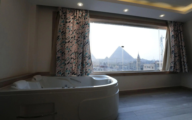 Pyramid Edge Hotel & Exclusive Pyramids View Rooftop