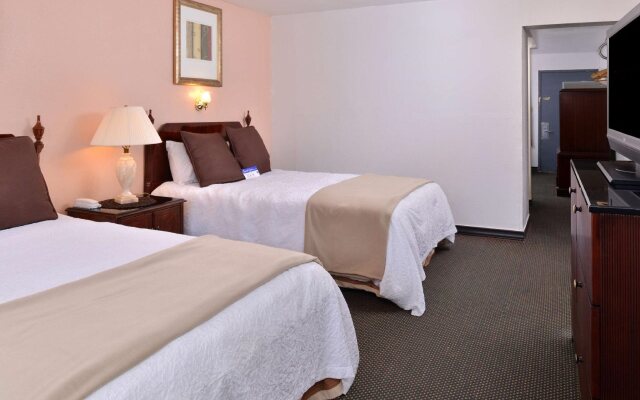 Castle Inn & Suites By OYO Chickasha
