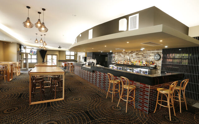 The Lakes Hotel