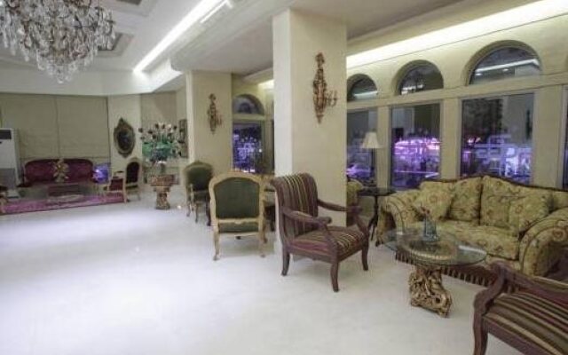 Royal Garden Hotel