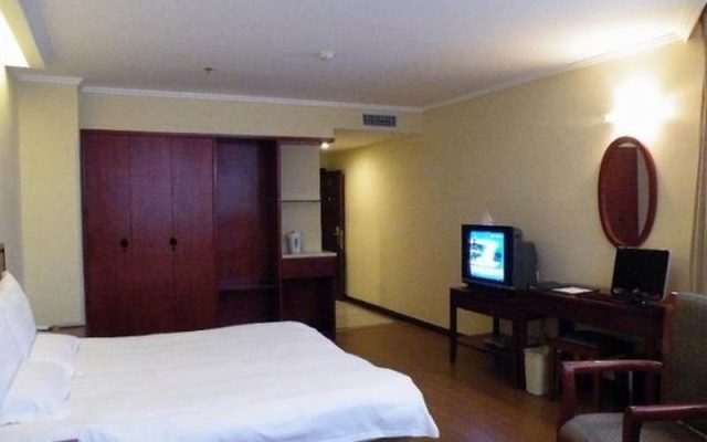 GreenTree Inn Jiangsu Zhenjiang Yidu Building Materials city Express Hotel – Guest Rooms – Zhenjiang