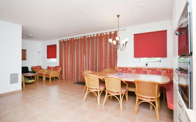 Spacious Holiday Home in Fugen near Ski Area