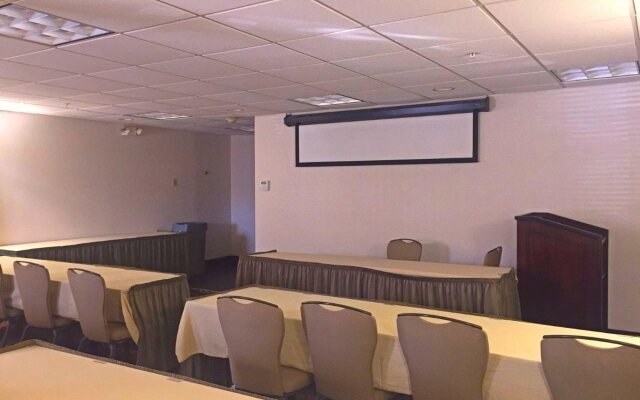 Holiday Inn Express Hotel & Suites Danbury - I-84 by IHG