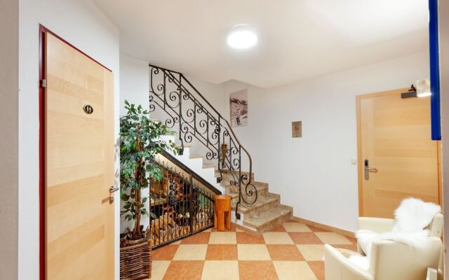 Gorgeous Apartment in Saalbach with Sauna near Ski Slopes