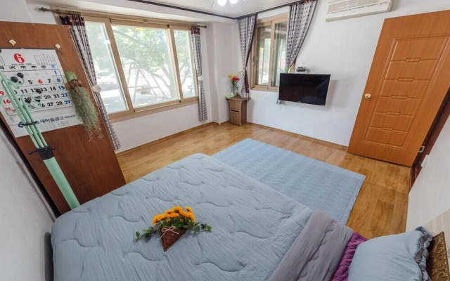 Persimmon Tree Pension