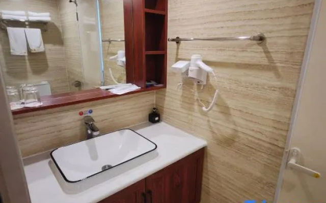 Wenyuan Hotel – Bathroom – Linyi