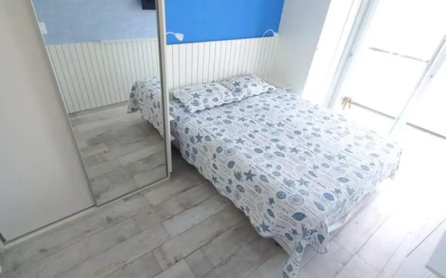 Condomínio de Luxo em Frente à Praia (novinho)