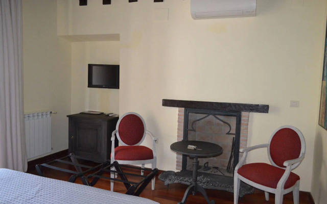 Palacio Mariana Pineda Hotel