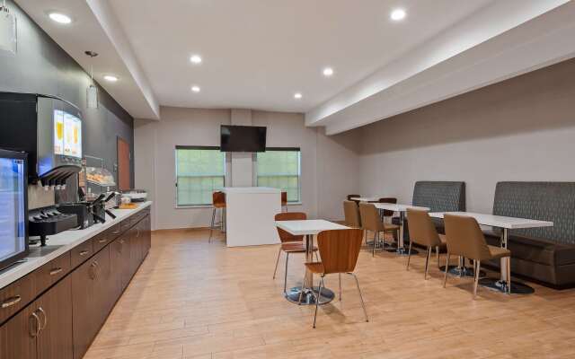 Best Western Ingleside Inn & Suites