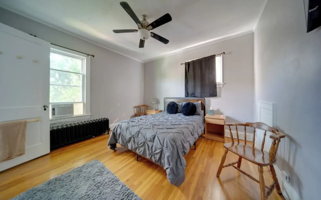 Deck, Pool Table! Walkable Cleveland Heights Apt