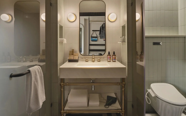 Public House Bangkok, a Member of Design Hotels