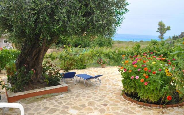 "holiday House Angelos A on Agios Gordios Beach"