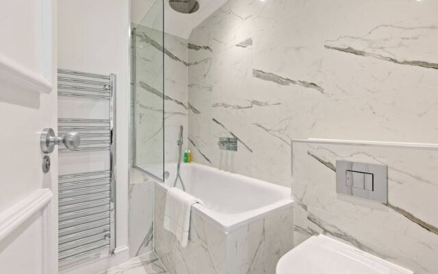 Elegant 3 Bed Apt W/terrace Near Kensington